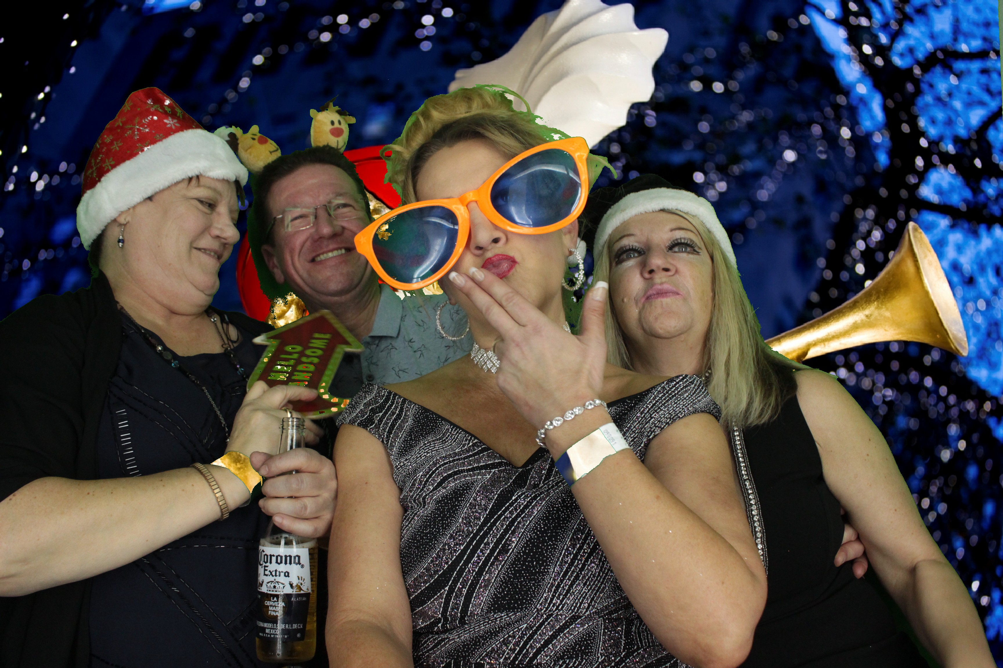 One Line Christmas Party | View more photos from the event at gallery.myphotoboothexperience.co.uk/u/MyPhotoBoothExperienceLtd/One-Line-Christmas-Party